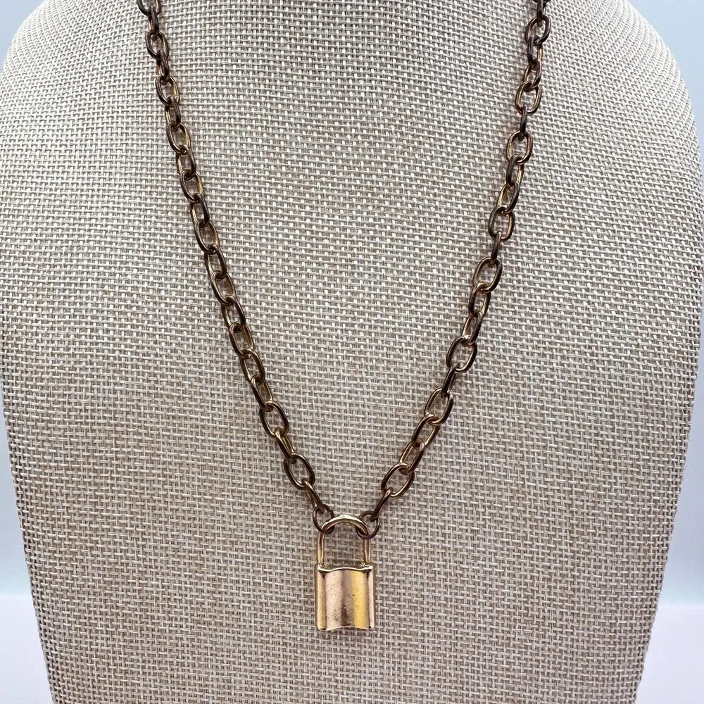 Vintage 90s Gold‎ Tone Rolo Chain Padlock Pendant Necklace Women's Jewelry Retro